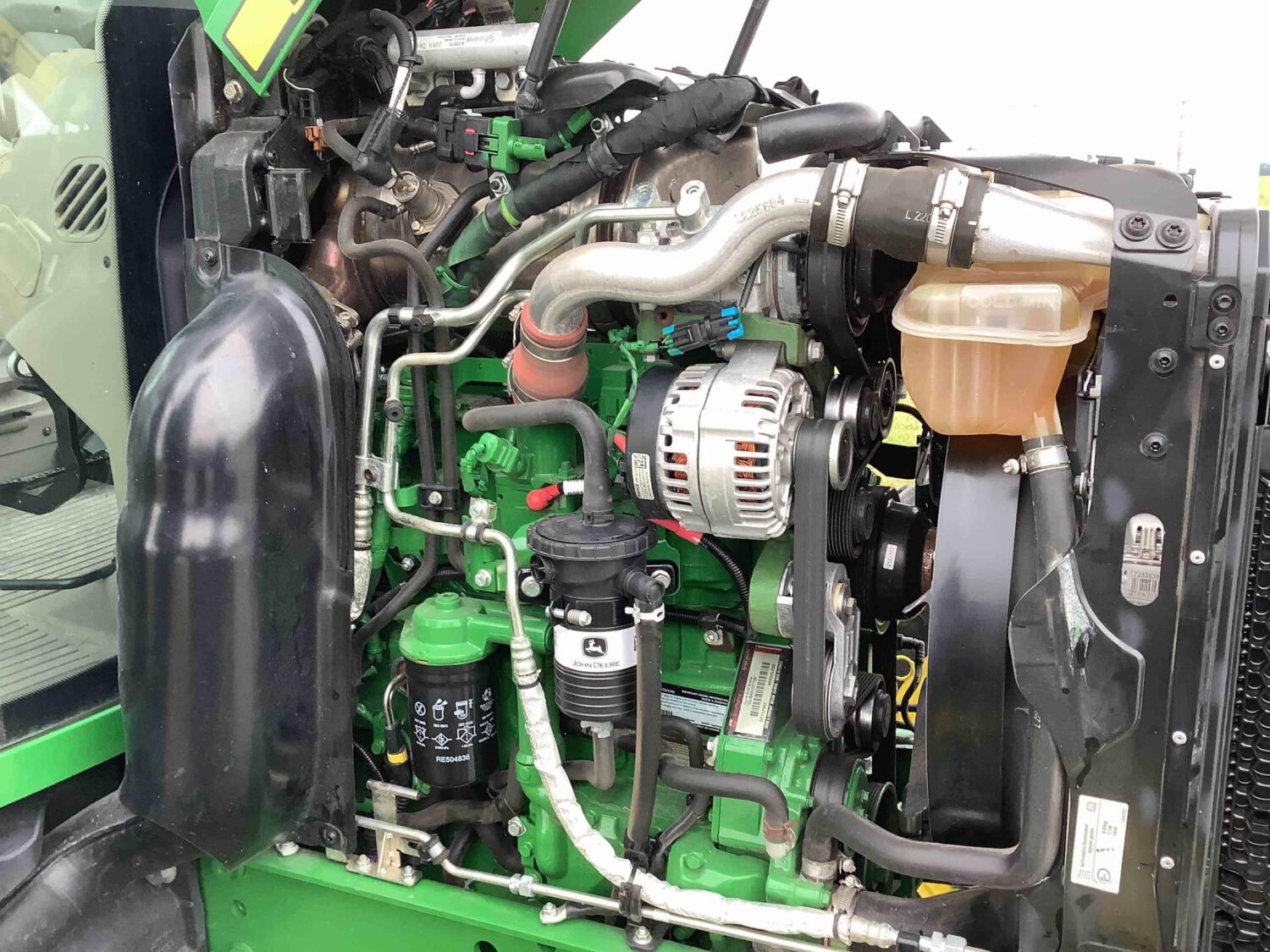 2. 2022 John Deere 6110M MFWD Tractor 2 (44)