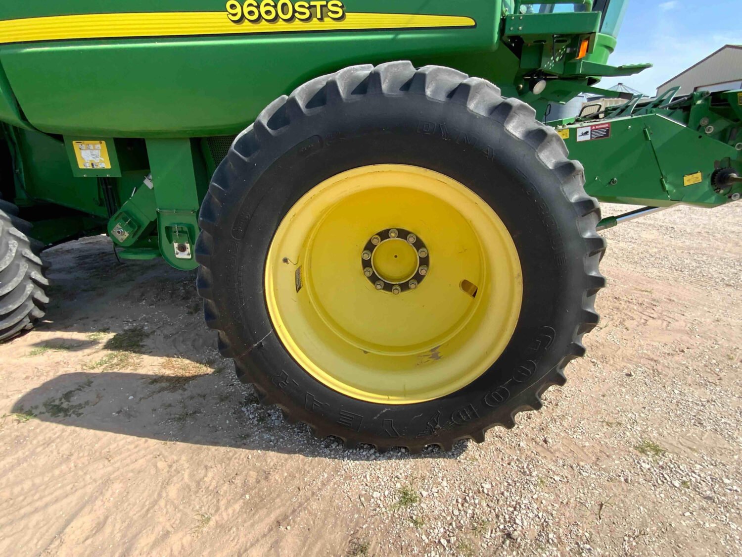 2006 John Deere 9660 STS 2WD Combine (49)