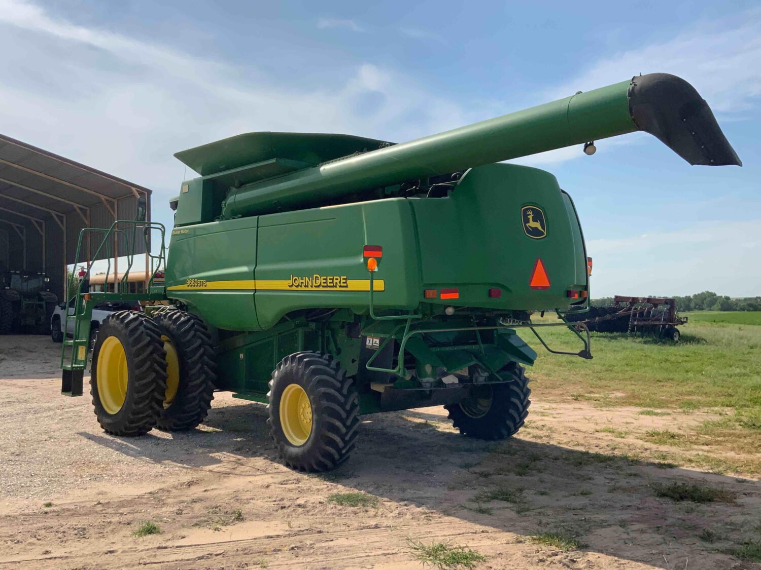 2006 John Deere 9660 STS 2WD Combine (7)