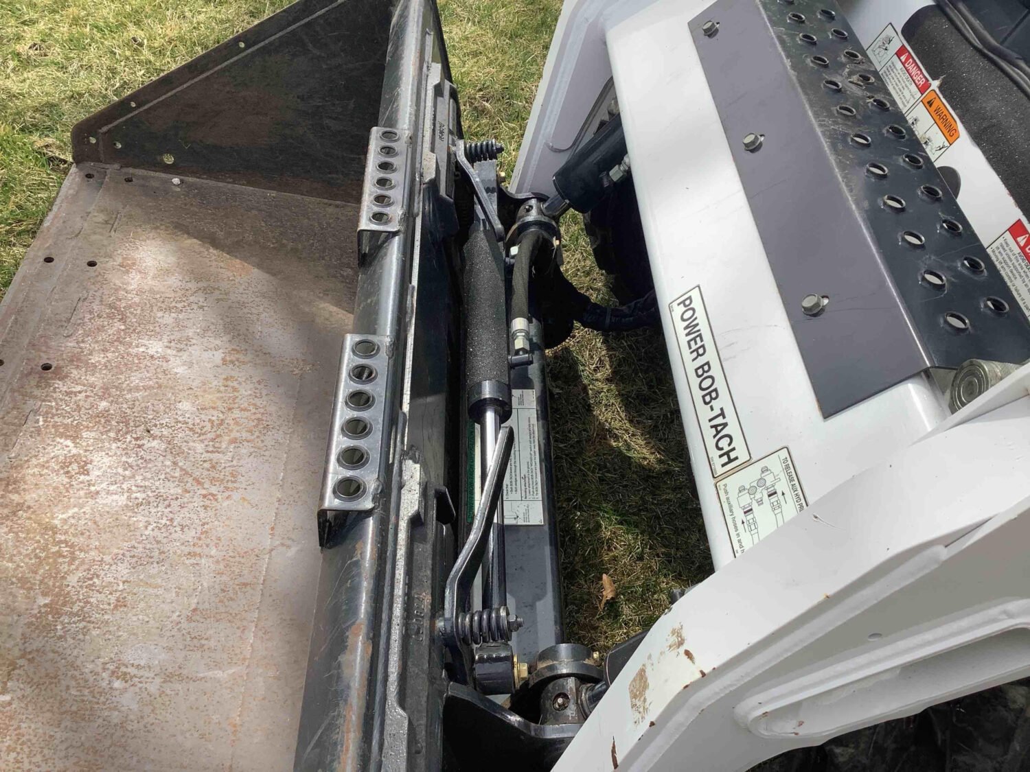 2008 Bobcat S205 Skid Steer (9)