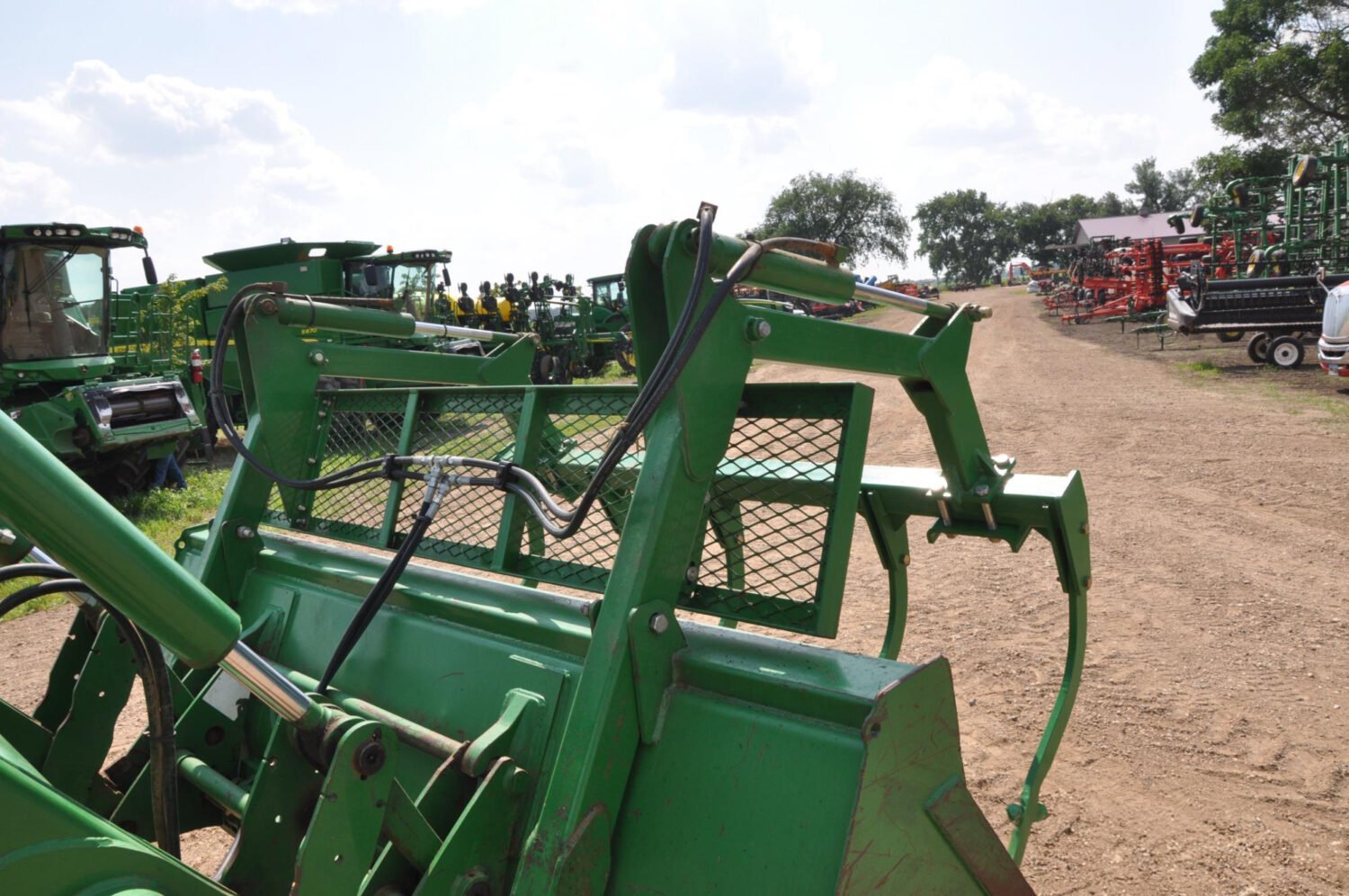 2009 John Deere 7430 Premium MFWD Tractor (34)