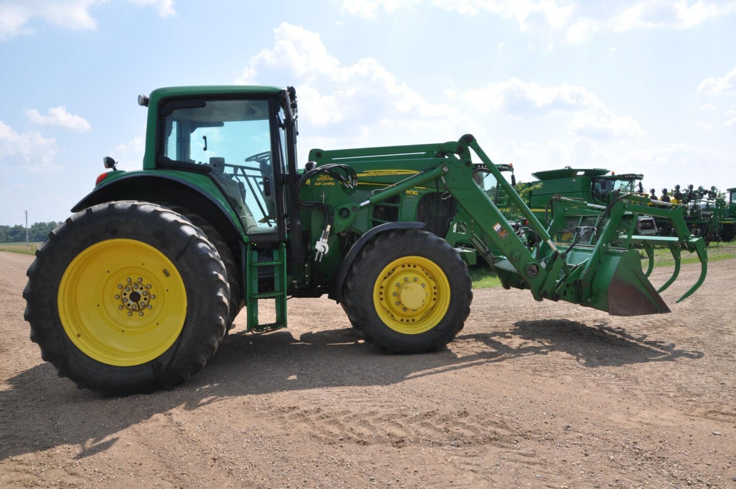 2009 John Deere 7430 Premium MFWD Tractor (4)