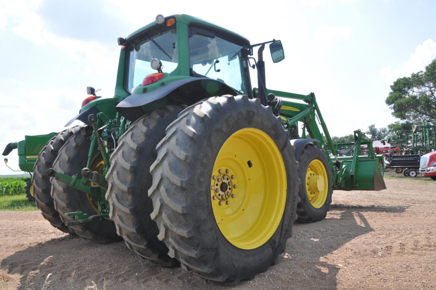 2009 John Deere 7430 Premium MFWD Tractor (5)