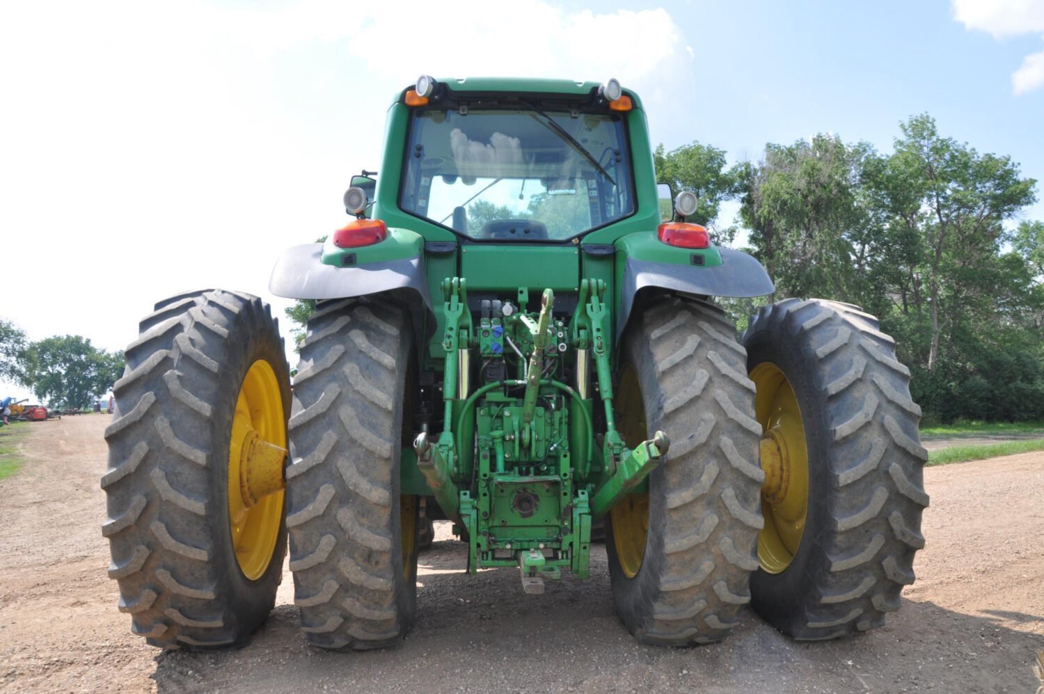 2009 John Deere 7430 Premium MFWD Tractor (7)