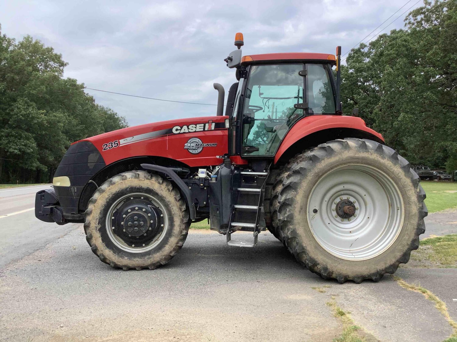 2013 Case IH Magnum 235 MFWD Tractor (8)