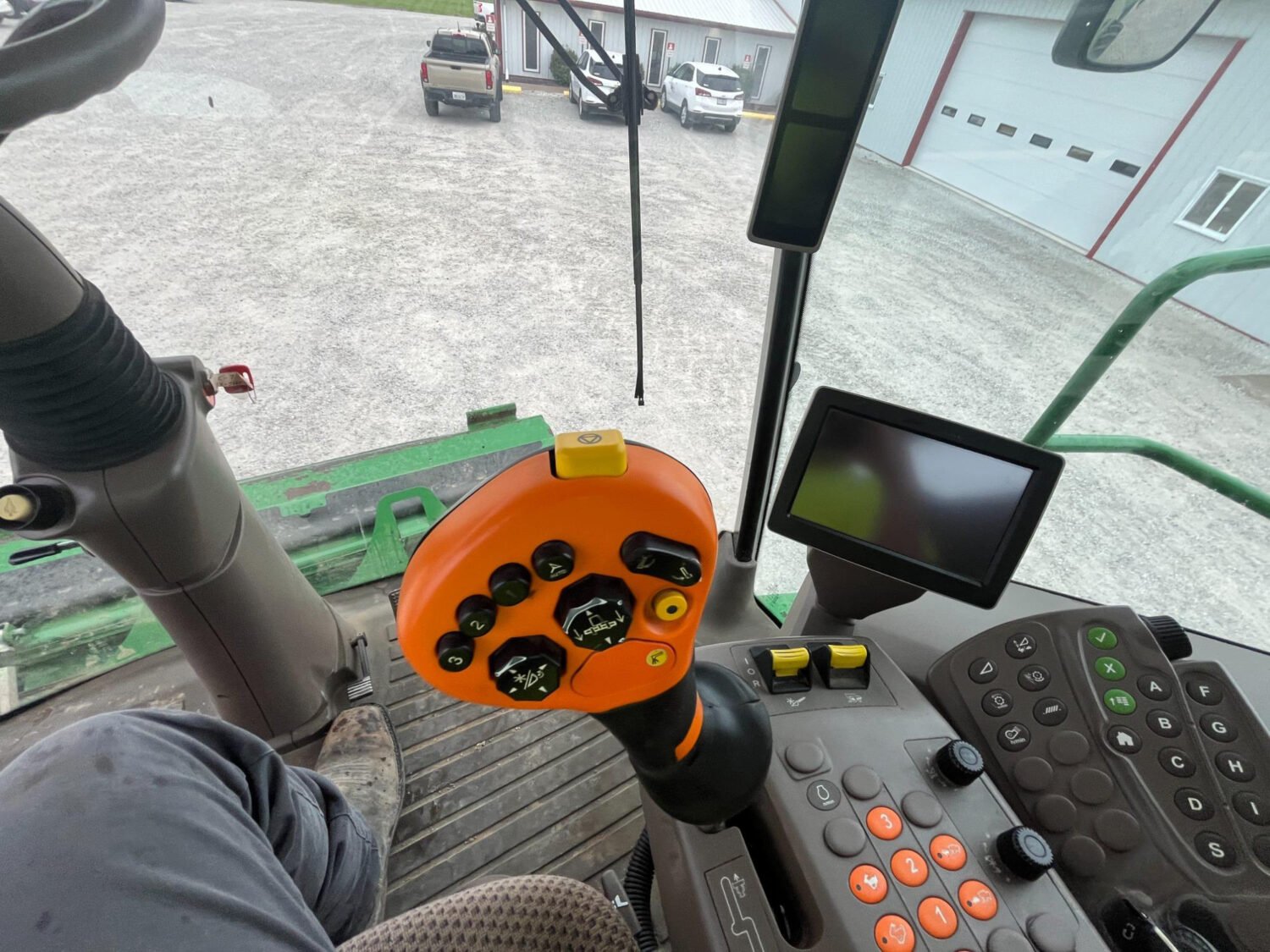 2014 John Deere S660 4WD Combine (157)