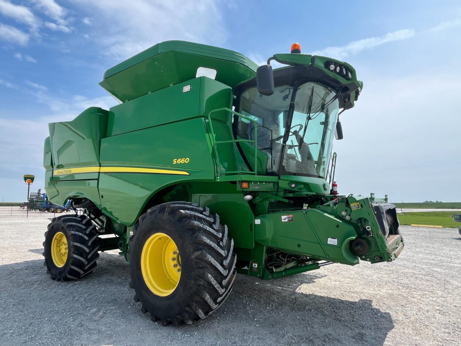 2014 John Deere S660 4WD Combine (3)