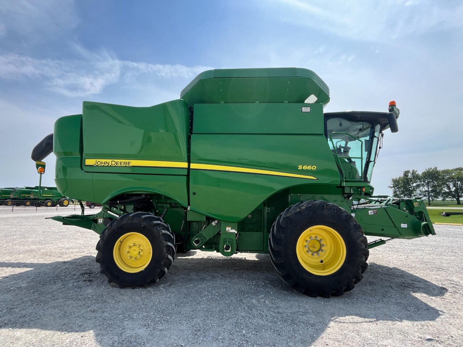 2014 John Deere S660 4WD Combine (4)