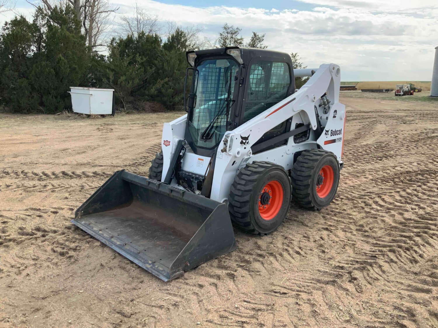 2015 Bobcat S650 Skid Steer (1)