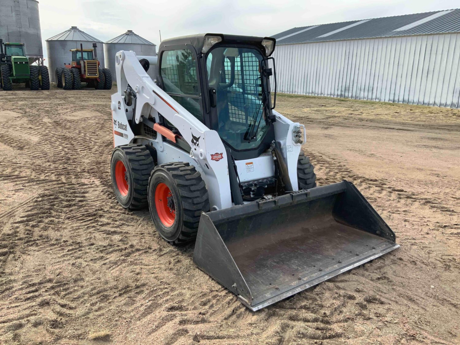 2015 Bobcat S650 Skid Steer (2)