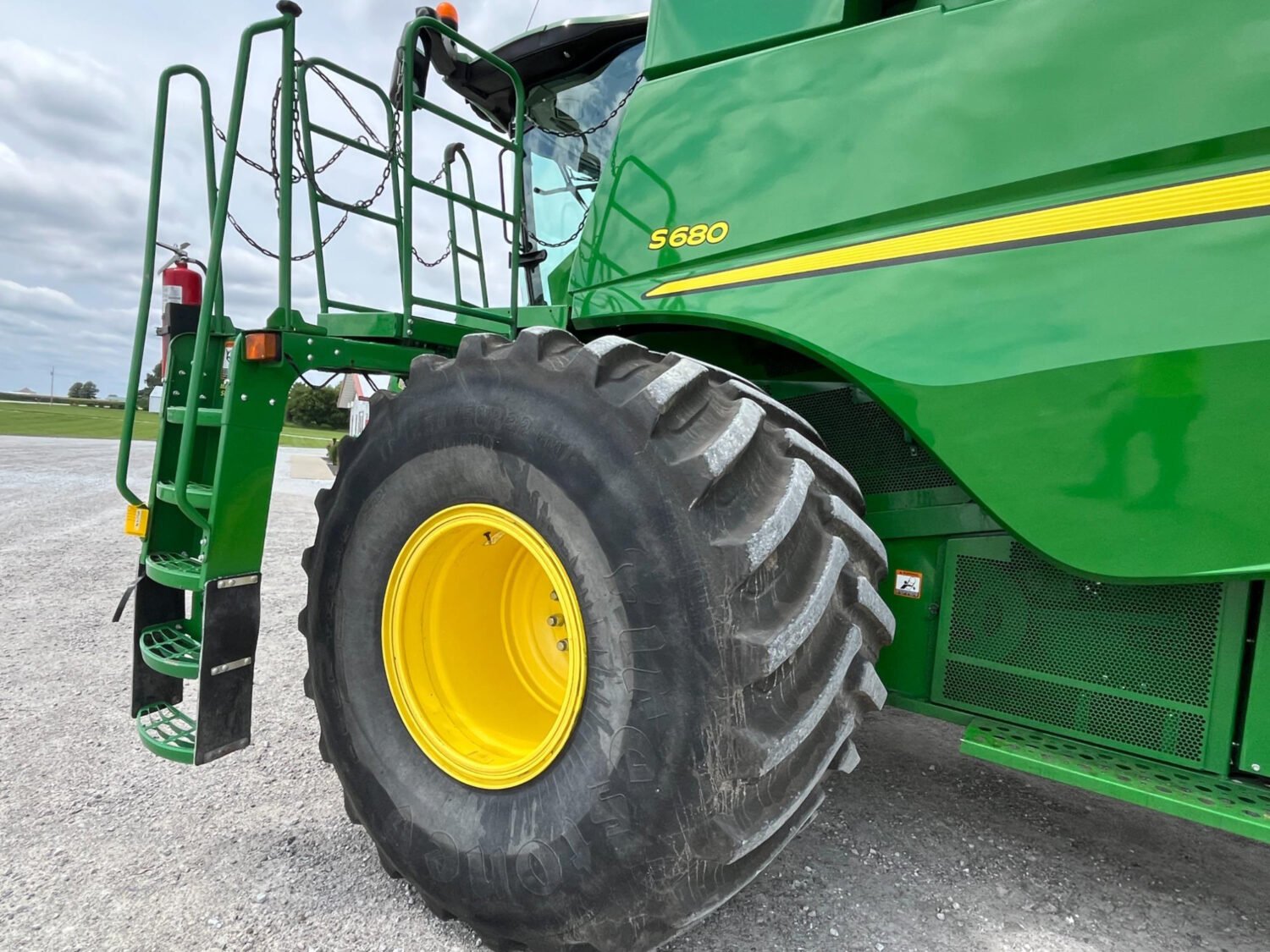 2015 John Deere S680 4WD Combine (19)