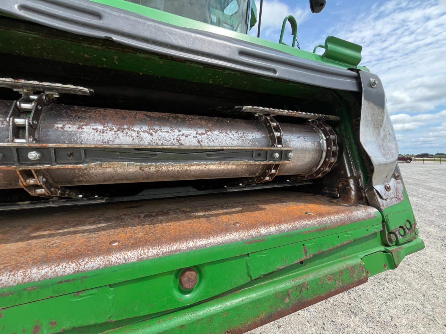 2015 John Deere S680 4WD Combine (65)