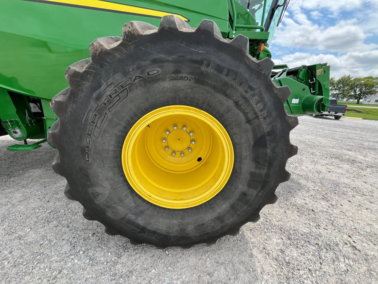 2015 John Deere S680 4WD Combine (80)