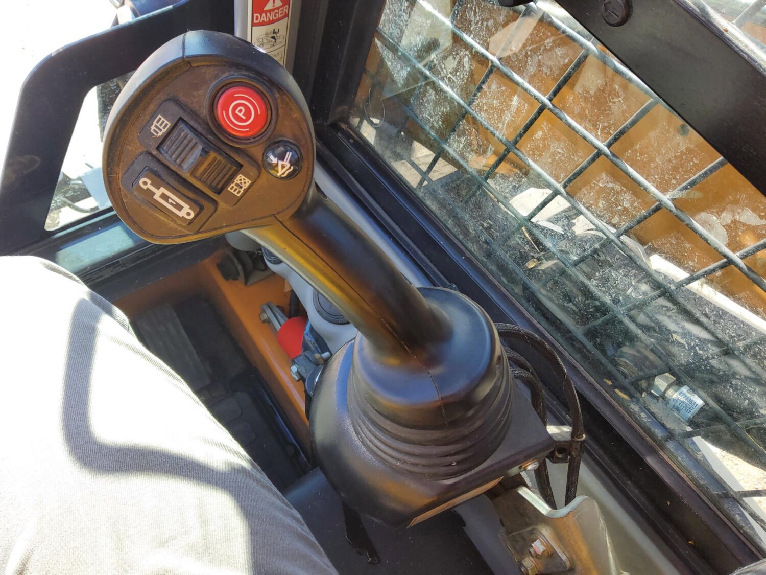 2018 Case SV340 Skid Steer (49)